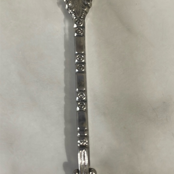 Vintage Canada’s Wonderland Silver Plated Spoon - Picture 3 of 7